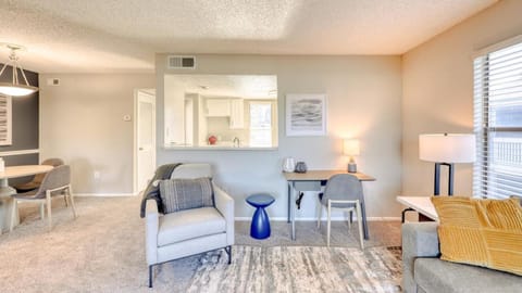 Landing Modern Apartment with Amazing Amenities (ID6123X10) Condo in Lake Magdalene