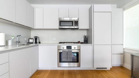 Landing Modern Apartment with Amazing Amenities (ID7294X83) Condo in Somerville
