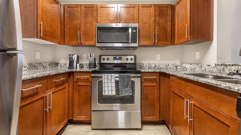 Landing Modern Apartment with Amazing Amenities (ID8214X04) Condo in Fort Myers