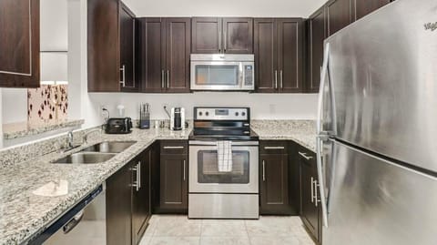Landing Modern Apartment with Amazing Amenities (ID7697X96) Condo in Fort Myers