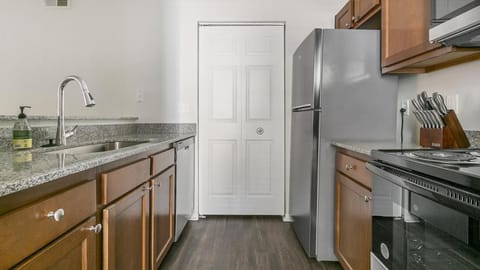 Landing Modern Apartment with Amazing Amenities (ID1387X808) Condo in Blue Ash