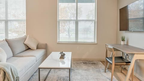 Landing Modern Apartment with Amazing Amenities (ID6801) Condo in West Sacramento