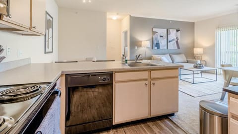 Landing Modern Apartment with Amazing Amenities (ID6011X72) Condo in Fort Collins