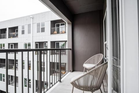 Landing Modern Apartment with Amazing Amenities (ID5034X58) Condo in Saint Louis