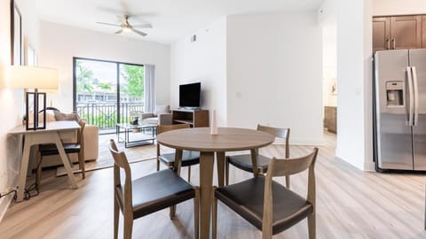 Landing Modern Apartment with Amazing Amenities (ID7442X46) Appartamento in Fort Myers