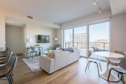 Landing Modern Apartment with Amazing Amenities (ID512) Condo in Dallas