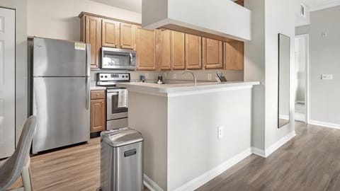 Landing Modern Apartment with Amazing Amenities (ID1278X879) Condo in Sanford