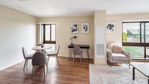 Landing Modern Apartment with Amazing Amenities (ID1225X470) Condo in Somerville
