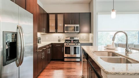 Landing Modern Apartment with Amazing Amenities (ID5143X81) Condo in The Woodlands