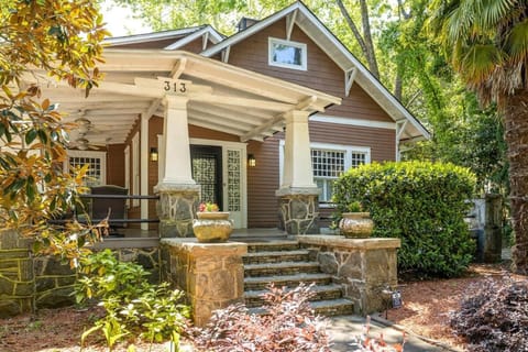 5BR Historic Midtown Craftsman Home w Jacuzzi House in Atlanta