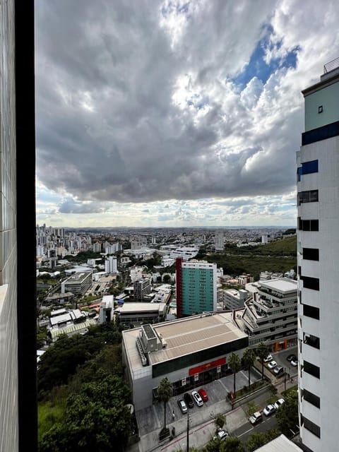 Oásis Urbano com Netflix na Raja Gabáglia Condo in Belo Horizonte