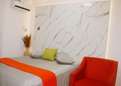 Unity Royal Apartment Bed and Breakfast in Lagos