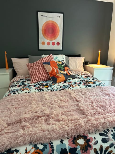 Bed, Bedroom