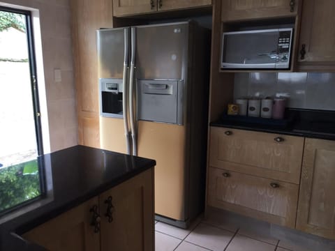 Kitchen or kitchenette, minibar, pet friendly, stove