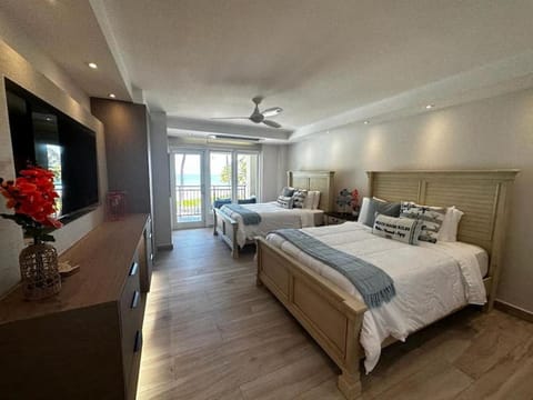 Beachfront Luxury 2 Bedroom at Wyndham Rio Mar, PR Condo in Rio Grande