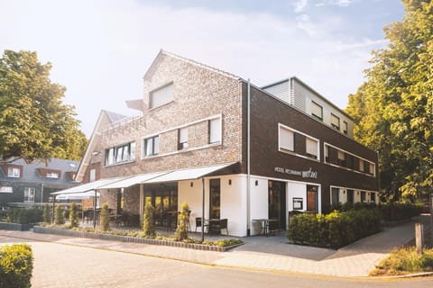 Property building, Restaurant/places to eat, Street view