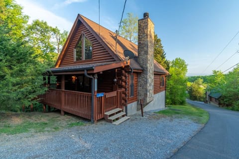 Bear Necessities cabin House in Douglas Lake