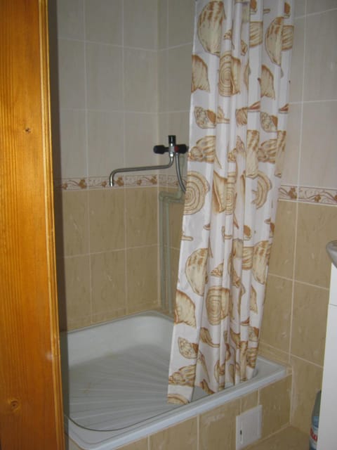 Shower, Toilet