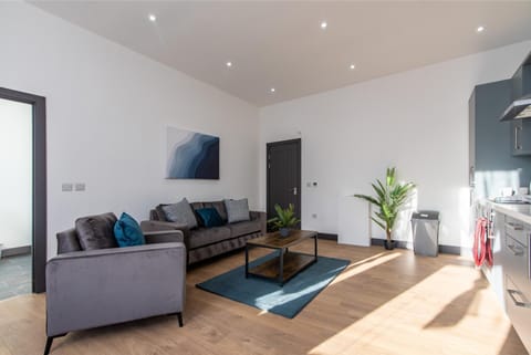 Victoria Apartments: Contractor's Choice 3BR in Hartlepool Condo in Hartlepool