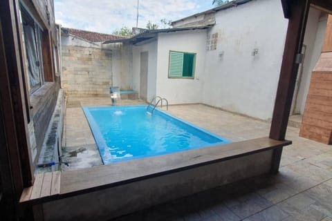 Casa na praia com piscina House in Guaratuba