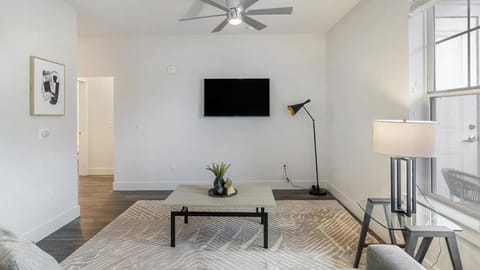 Landing Modern Apartment with Amazing Amenities (ID1390X576) Condo in Orlando