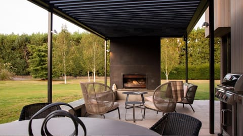 Speargrass Lodge- Pool- Fireplace- Hot Tub- BBQ Maison in Arrowtown