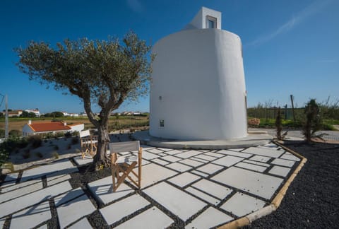 Windsoul. Exclusive windmill Villa in Peniche