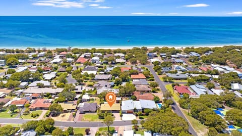 Six at Jones- Abbey Busselton House in Busselton