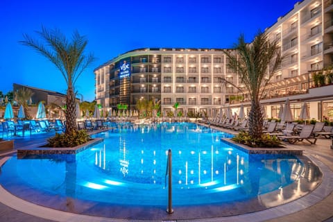 Property building, Pool view, Swimming pool