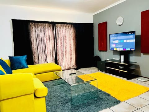 Ankazimia House at weltevredenpark Apartment in Roodepoort