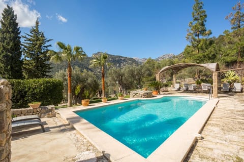 Balcony/Terrace, Pool view, Swimming pool, sunbed