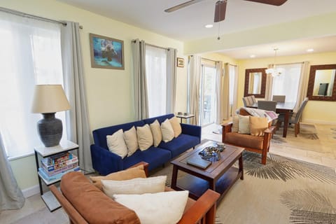 Beautifully Updated, 4 Bedroom Pool Home, 50 Yards to the Beach!! Captiva Escapade Casa in Sanibel Island