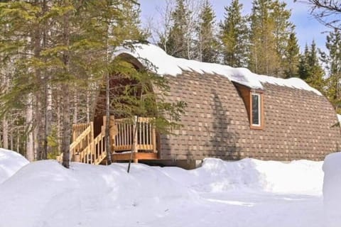 Chalet Éloise à louer avec spa Mauricie Chalet in Saint-Alexis-des-Monts