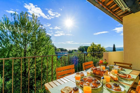 View (from property/room), Balcony/Terrace, Balcony/Terrace, Dining area, Breakfast