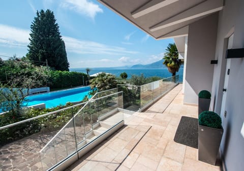 Beautiful villa with stunning lake view Villa in Torri del Benaco
