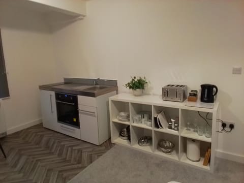 Kitchen or kitchenette, pet friendly, stove