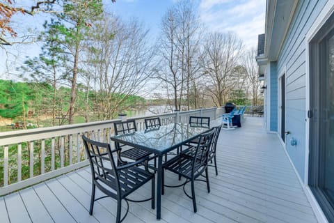 Littleton Home with On-Site Lake Gaston Access! House in Lake Gaston
