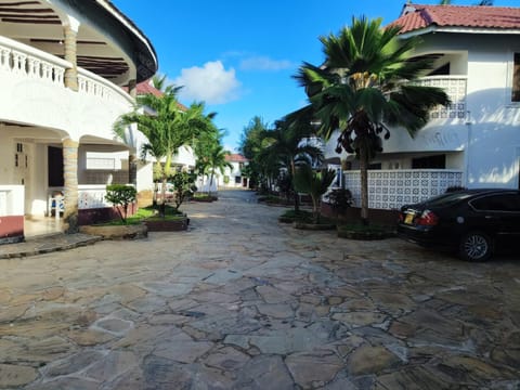 Kimbi's Villa Apartment in Diani Beach