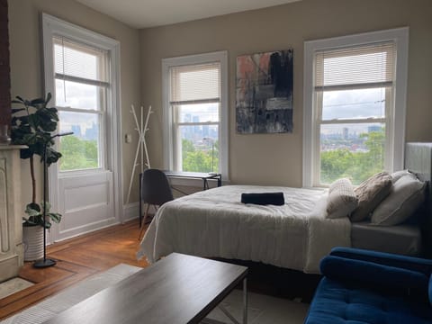 Bed, Natural landscape, Photo of the whole room, Bedroom