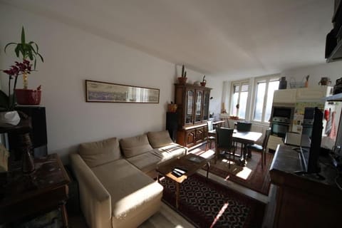 Charming and sunny (free parking) Apartment in Eckbolsheim