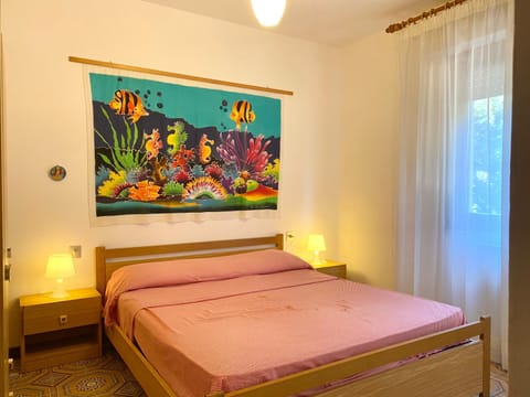 Bed, Photo of the whole room, Decorative detail, Bedroom