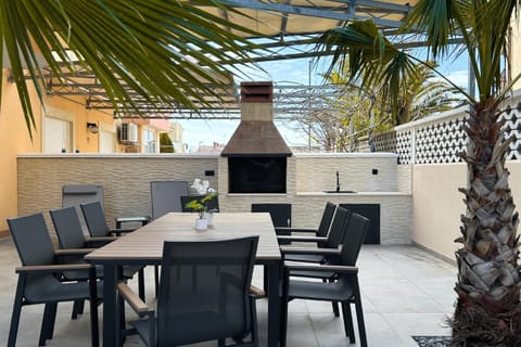 Patio, BBQ facilities, Balcony/Terrace, Seating area