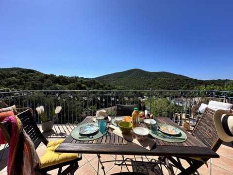 VILLA MARILOU climatisée pour 6 personnes avec piscine sur le Domaine de Valcros à la Londes-Les-Maures Villa in La Londe-les-Maures