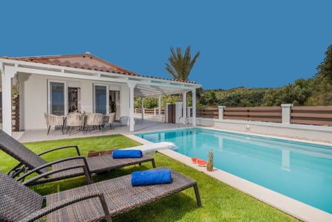 Superb Argassi Villa - 2 Bedrooms - Villa Siesta - Great Sea Views - Close to Beach and Amenities Villa in Argassi