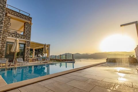 Mountain view, Pool view, Sea view, Swimming pool, Sunrise, sunbed