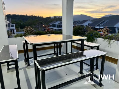 Patio, Natural landscape, View (from property/room), Balcony/Terrace