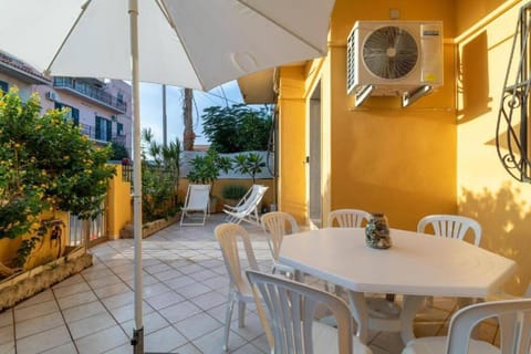 Patio, View (from property/room), Dining area, air conditioner