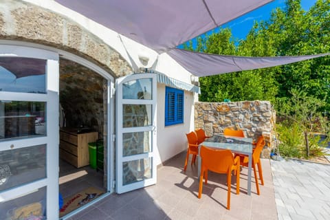 Day, Balcony/Terrace, Seating area, Dining area