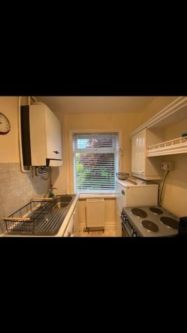 2 bed full house with private summer garden Apartment in Gateshead