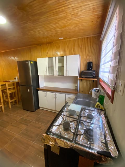 Kitchen or kitchenette, pet friendly, stove